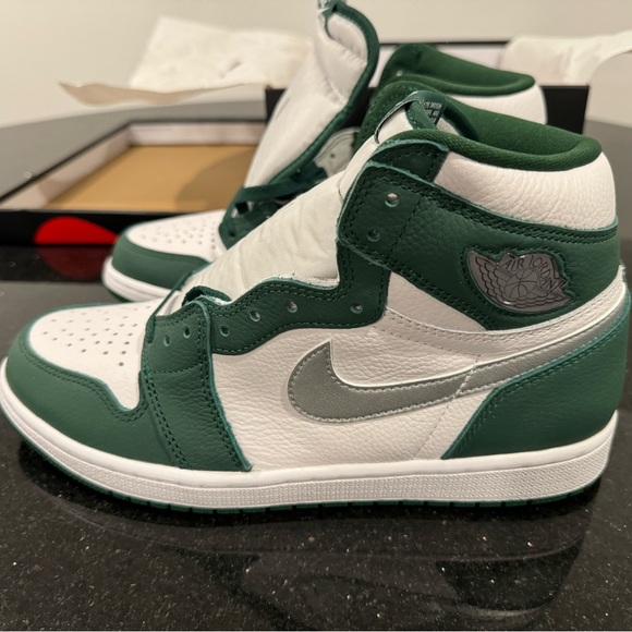 Jordan 1 Retro High OG Gorge Green - Picture 4 of 11